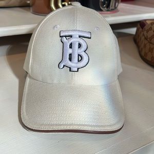 Like New Burberry Baseball Cap 100% authentic